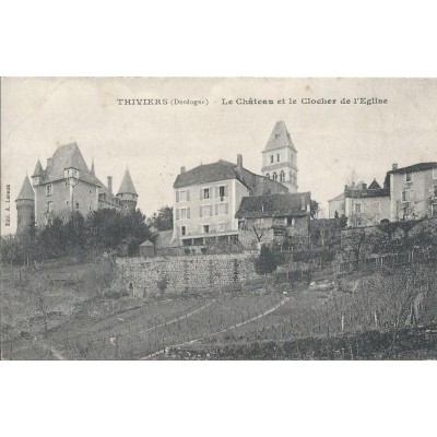 Thiviers - Le Château et le clocher de l'église
